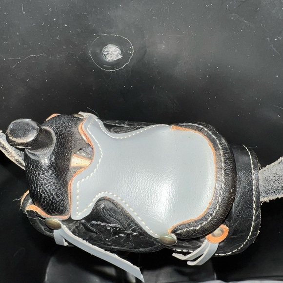 Vintage Mini Saddle Purse - Picture 3 of 10